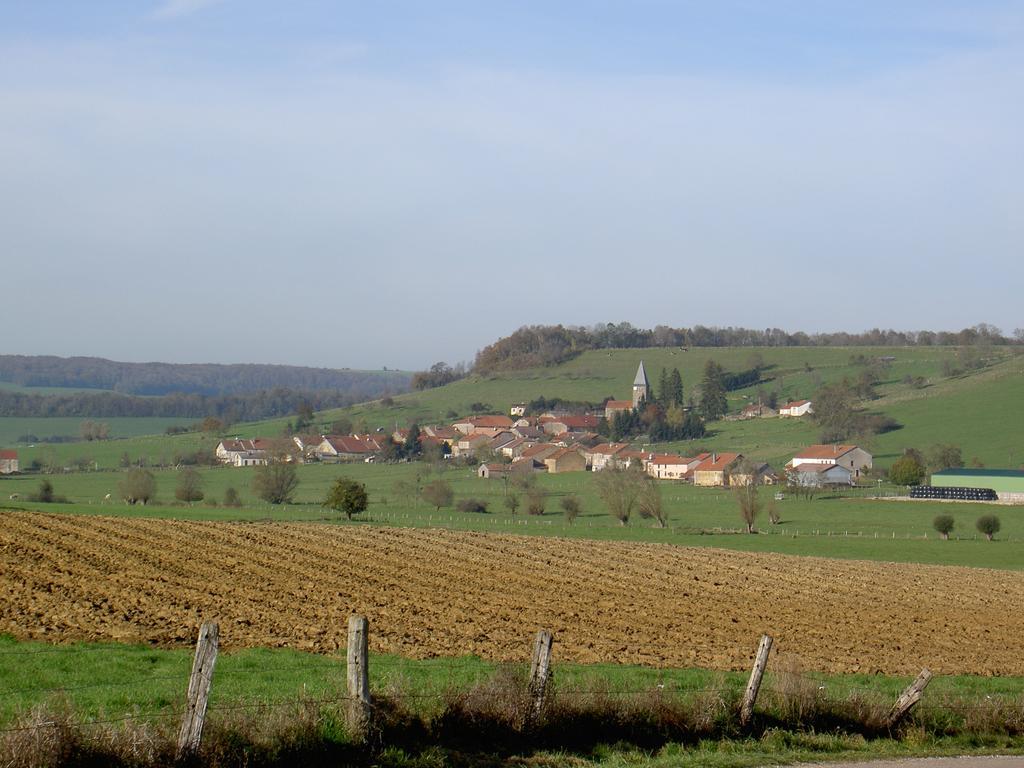La Maison De Marie-Claire Doncourt-sur-Meuse Eksteriør billede